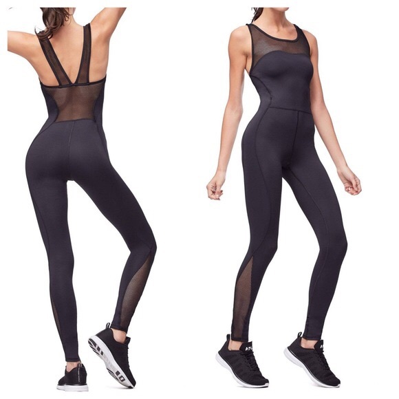 NWT Good American Khloe Kardashian Jumpsuit Sz 4 - Picture 1 of 12